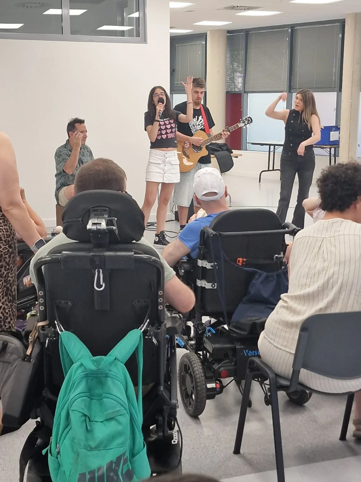 Actividad inclusiva de SonAbrazos con participantes y equipo